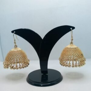 Classic Pearl Earrings