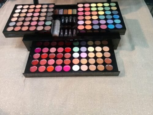 Miss Rose Makeup Kit